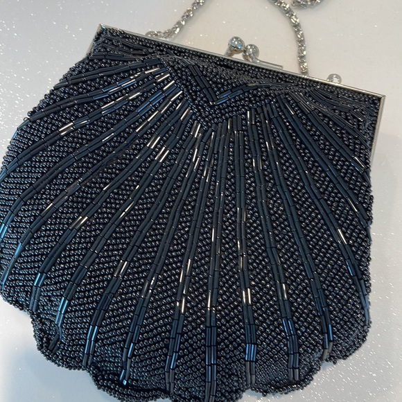NWT Valerie Stevens evening beaded black clamshell bag Silvertone hardware - Picture 5 of 11